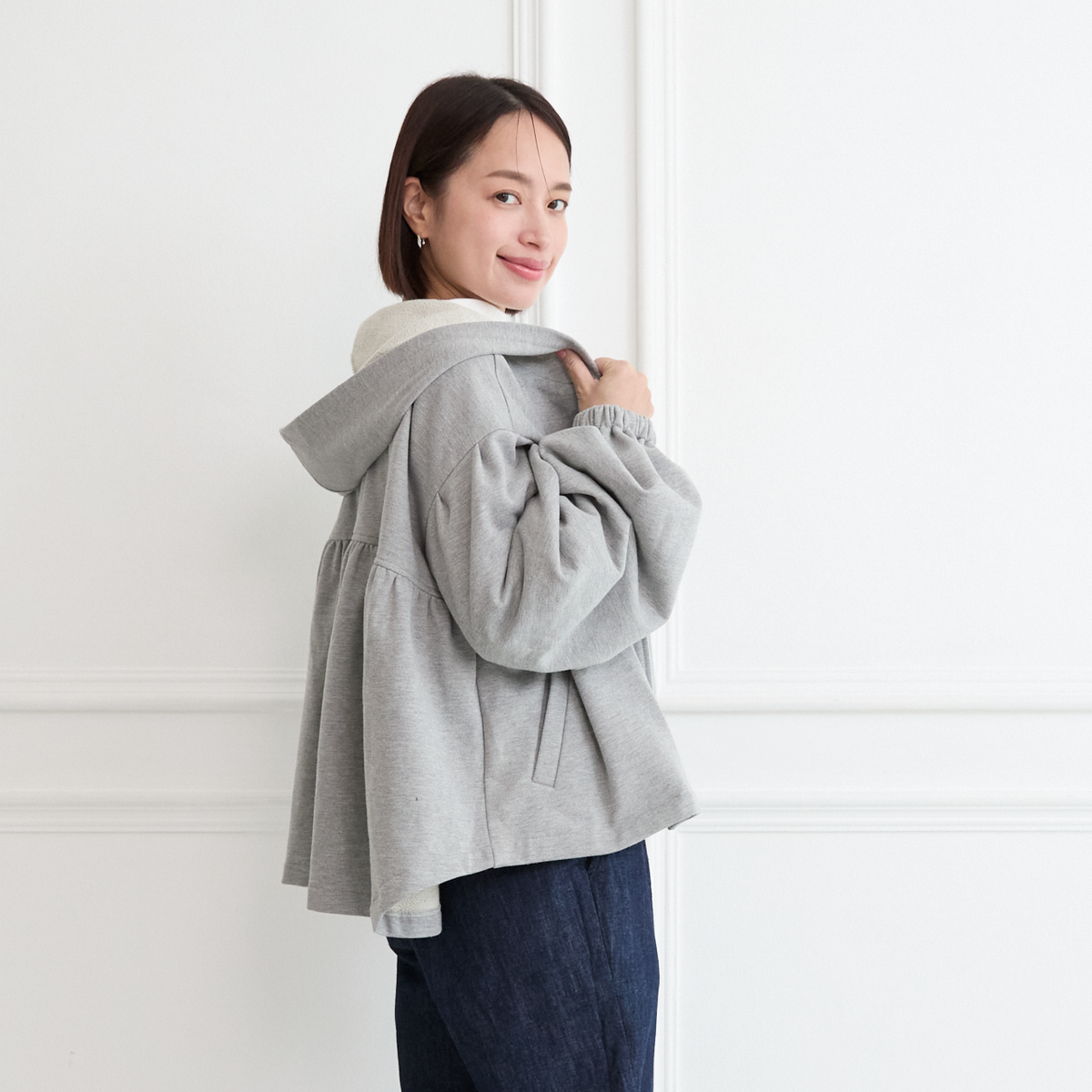 大きめフードの大人のフリル スウェットパーカー グレー 0776Grey
