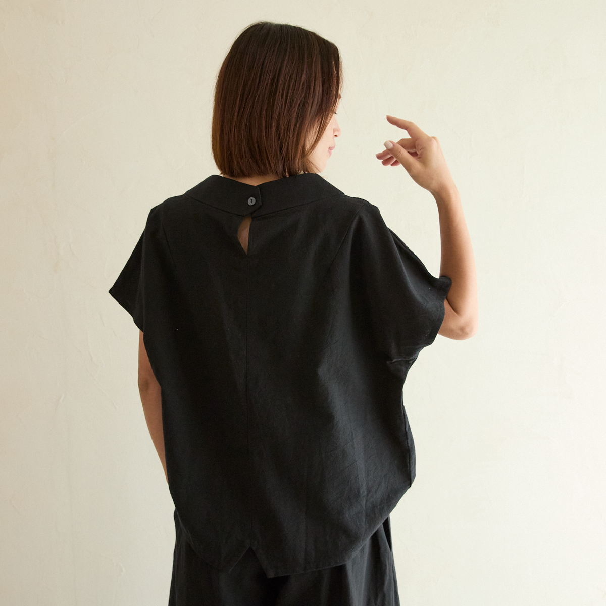 気どらずオシャレ✨ ボトルネックブラウス&ワイドパンツ 水通しコットンセットアップ ブラック