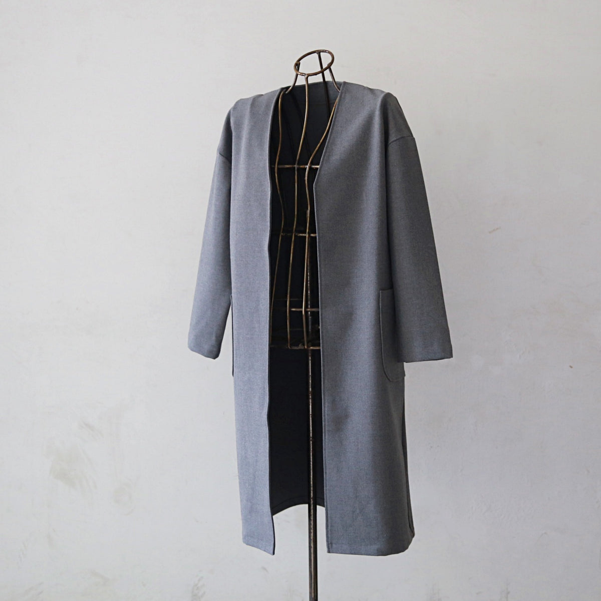 【15,000円→7,500円】ノーカラー ドロップショルダー ツイル コート　ベージュ　0241BE
