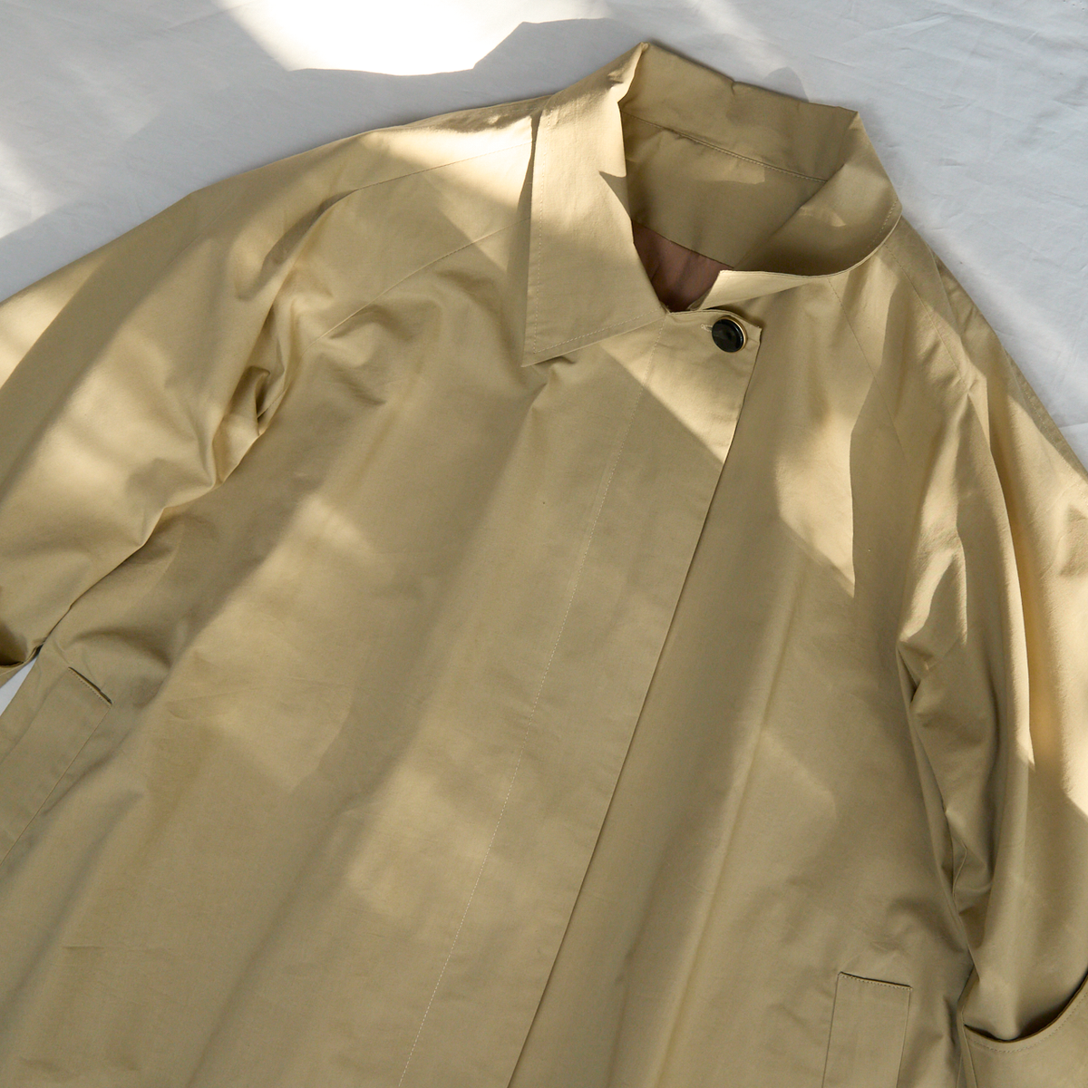 【26,000円→13,000円】洗える/軽い/シワがつきにくい　後ろ姿美人ロングコート バックタック　　0692BE