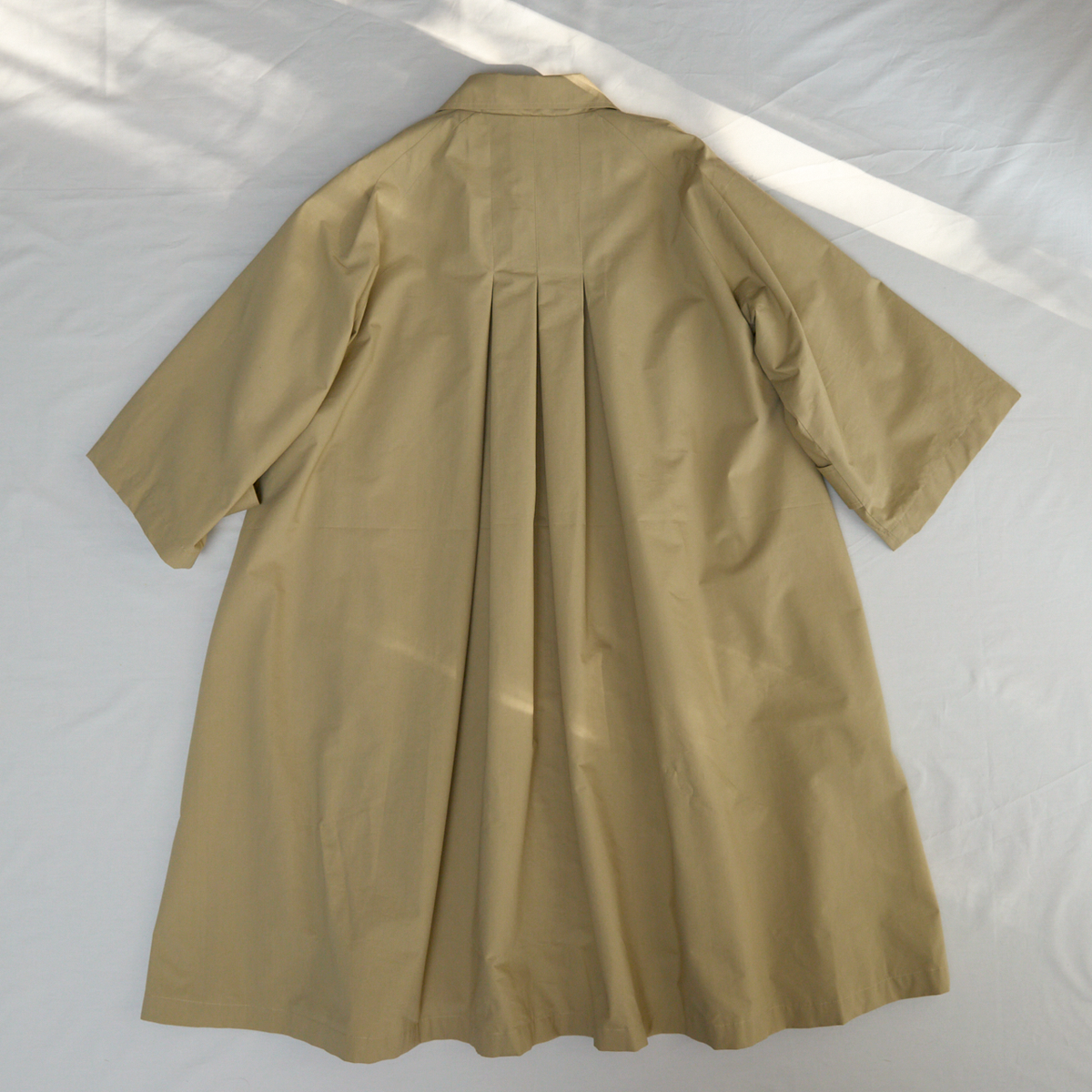 【26,000円→13,000円】洗える/軽い/シワがつきにくい　後ろ姿美人ロングコート バックタック　　0692BE