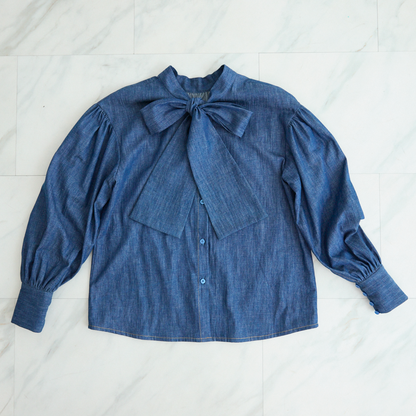 【15,800円→7,900円】前後2Way 大人のシャンブレーボウタイ ブラウス インディゴ 0757BL