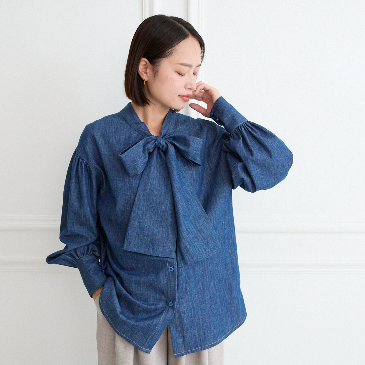 【15,800円→7,900円】前後2Way 大人のシャンブレーボウタイ ブラウス インディゴ 0757BL