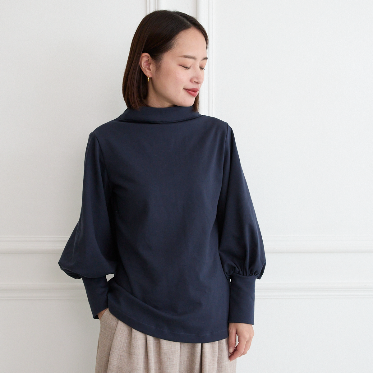 【🧵✨再販🤍🖤3サイズ】ゆとりボトルネック バルーン袖　長袖　ネイビー　0261NV