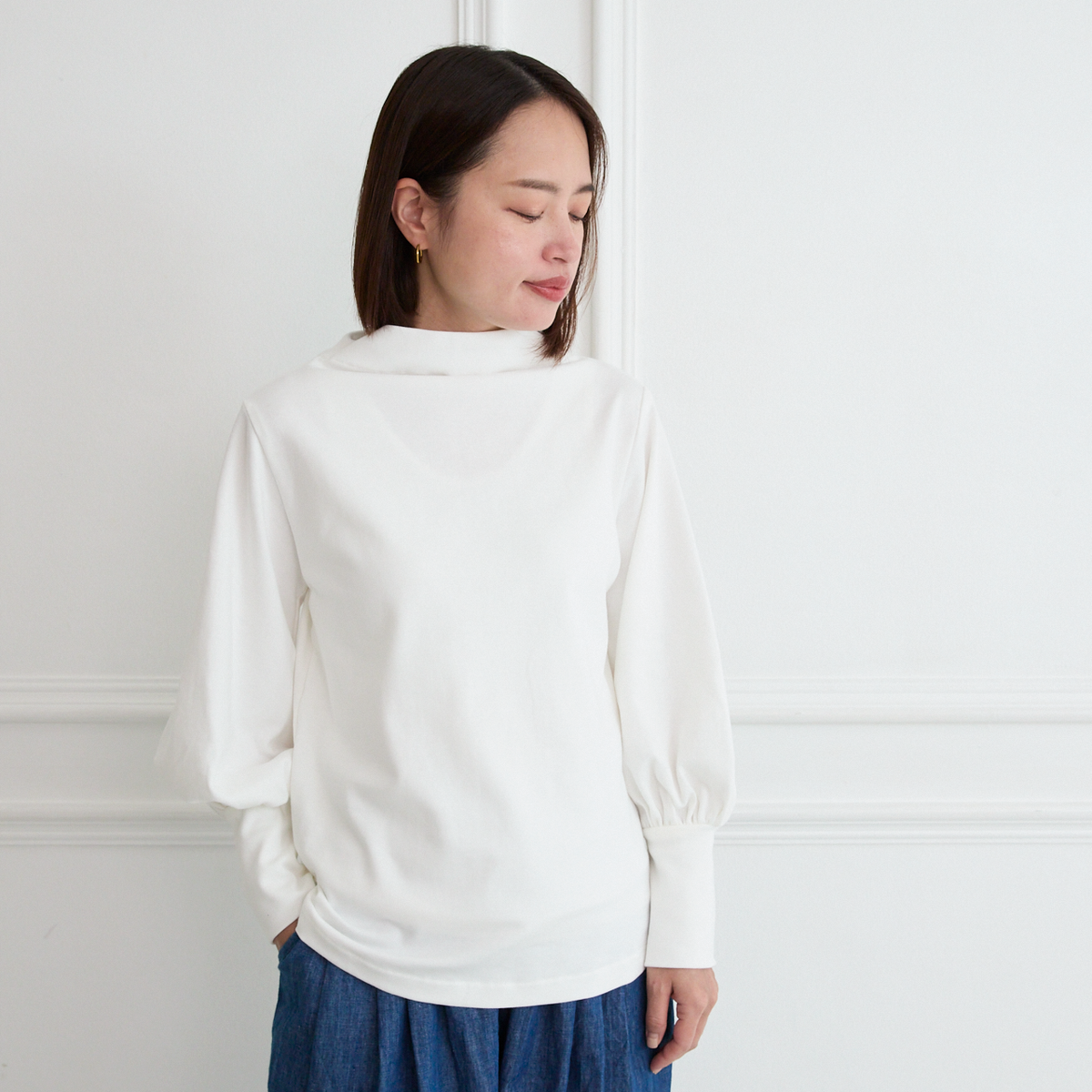 【🧵✨再販🤍🖤3サイズ】ゆとりボトルネック バルーン袖　長袖　ホワイト　0261WH