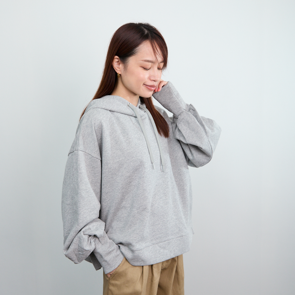大きめフードのスウェットパーカー　グレー　0363Grey