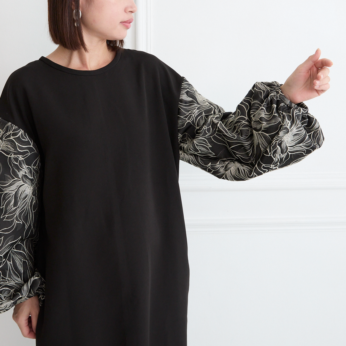 【🧵✨丈調整できる🤍🖤】立体感ある大人の花柄ジャガード 異素材バルーン袖 ワンピース　ブラック　0772BK