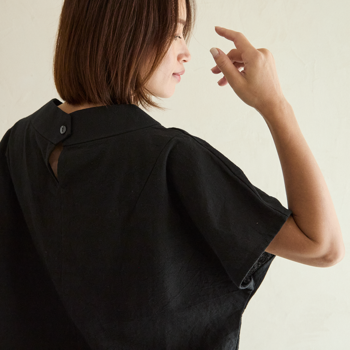 気どらずオシャレ✨ ボトルネックブラウス＆ワイドパンツ 水通しコットンセットアップ 　ブラック