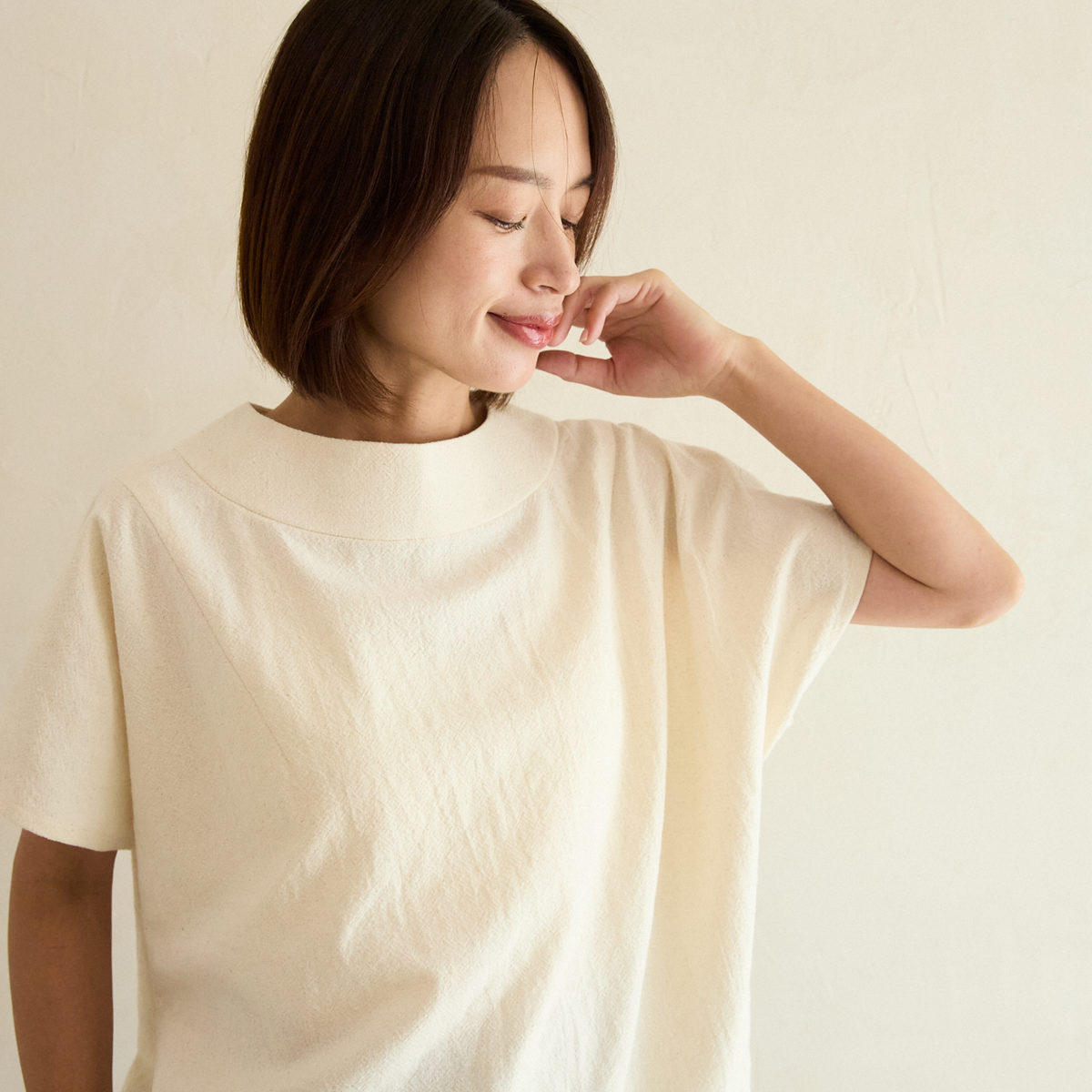 気どらずオシャレ✨ ボトルネックブラウス＆ワイドパンツ 水通しコットンセットアップ 　ナチュラル